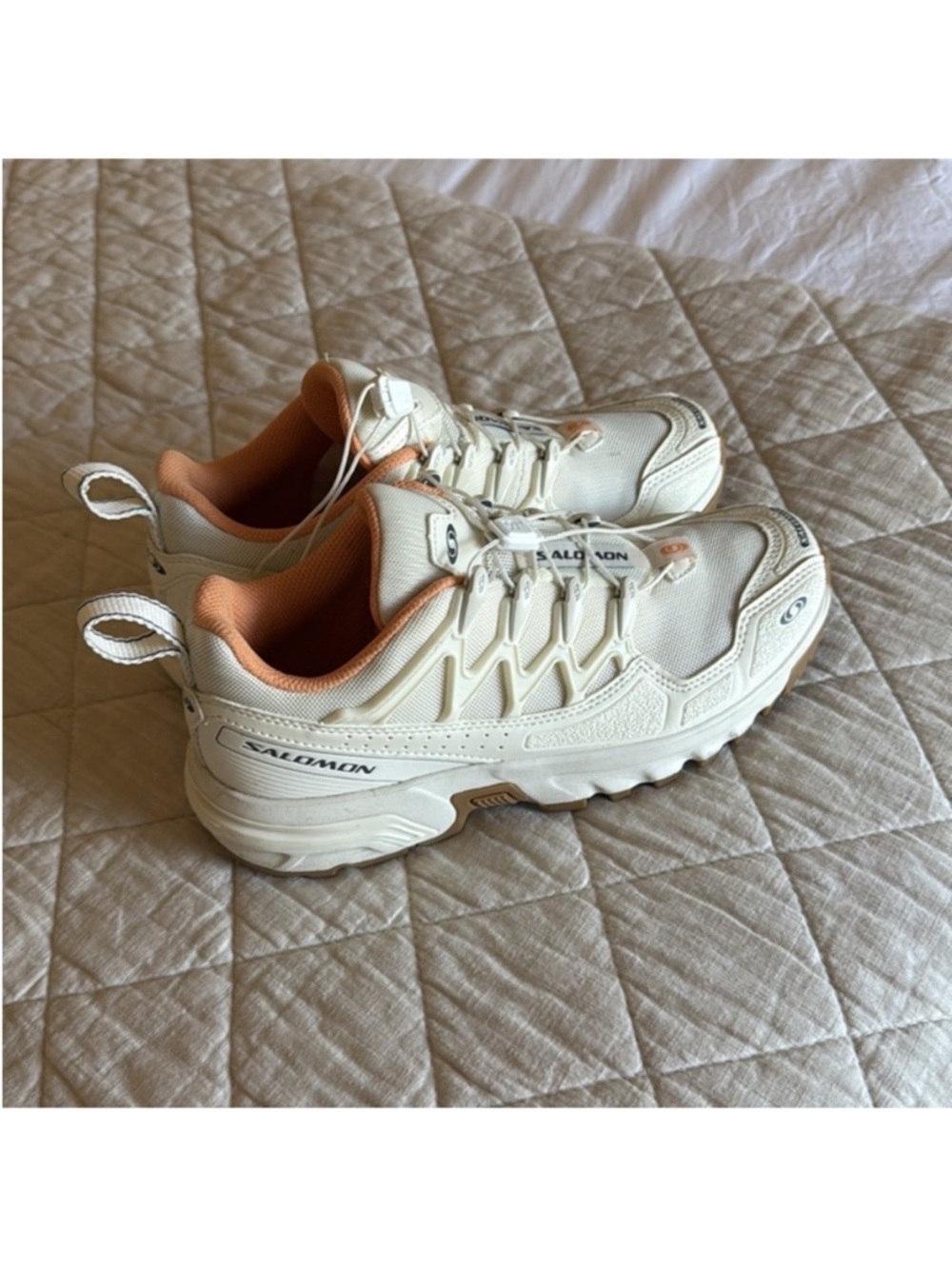 Women’s Solomon White & Tan Sneakers Size 6.5